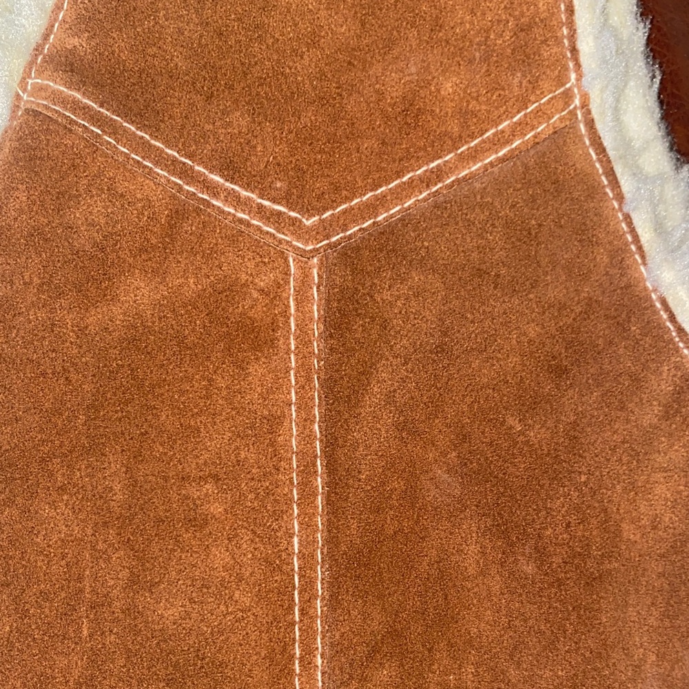 Vintage Brown Suede Shearling-Lined Vest - Picture 11 of 11